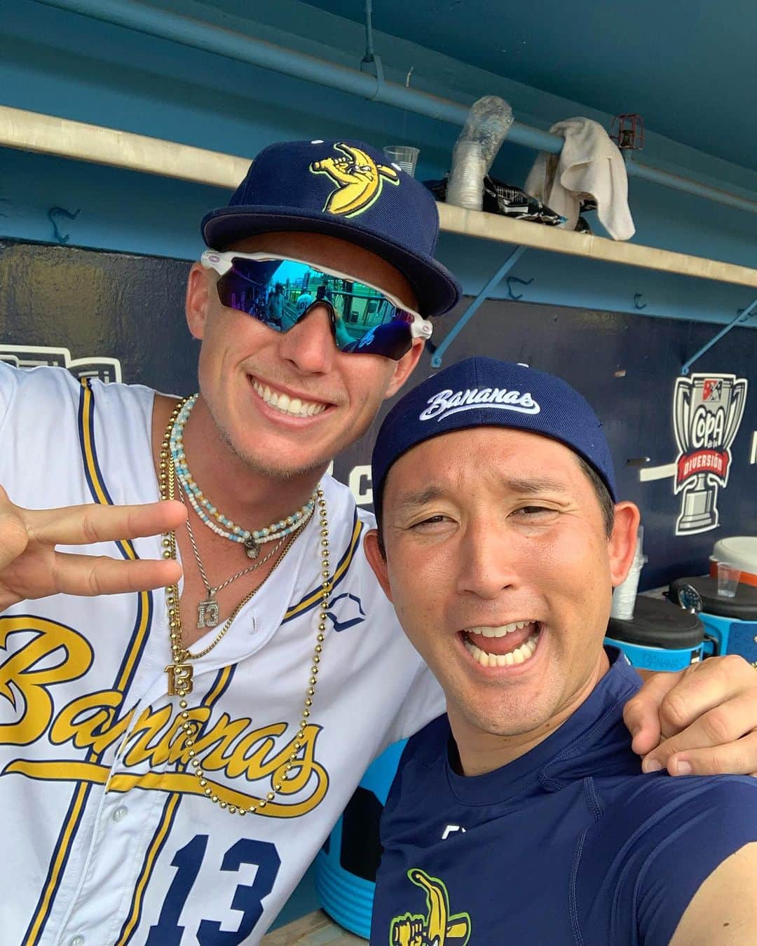 杉谷拳士さんのインスタグラム写真 - (杉谷拳士Instagram)「. 🍌Kenny with バナナズ🍌⚾️‼︎  セカンドの選手はプロの歌手🎤 個性があっていいなぁ〜 全員野球レベル高い💦💦  The second player is actually a professional singer🤗  #baseball #bananas #アーティスト #野球 #バナナ」7月24日 9時35分 - kenshi.02