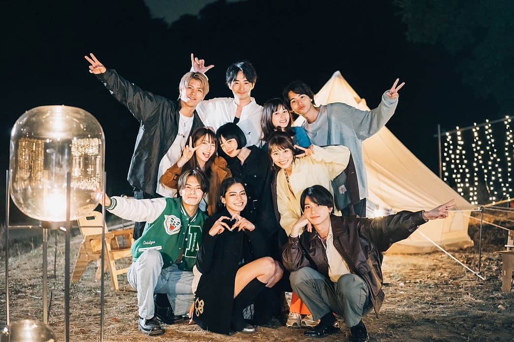 西村歩乃果のインスタグラム：「Netflix  オオカミちゃんには騙されない episode 8「あなたに会えなくなるのなら」  脱落発表。  全員の集合写真です すごく良い写真☺️  2枚目はサッカー選手の真似やってます  なかよし。  #オオカミちゃんには騙されない　#netflixjp #ネトフリオオカミ　#IsSheTheWolf」