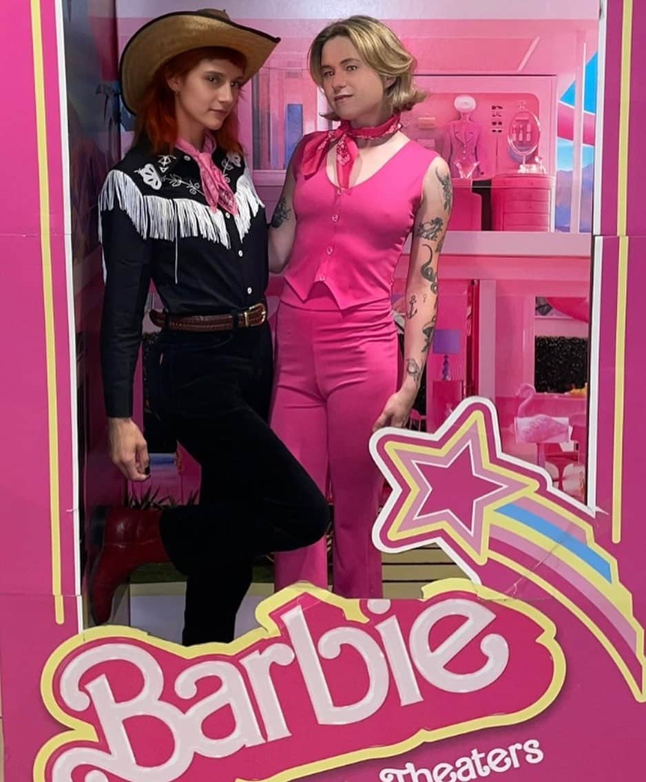 オーブリー・ピープルズのインスタグラム：「greta is so genius for making ken the biggest horse girl of all time #barbie」