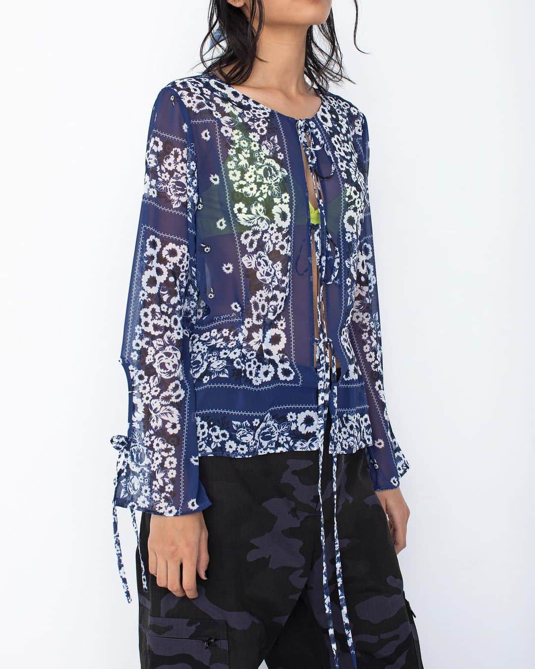 ノーマ ティーディーさんのインスタグラム写真 - (ノーマ ティーディーInstagram)「NOMA t.d. 23FW  #36 'COME TOGETHER'  Chiffon Ruffled Dress &  Ribbon Blouse」7月24日 10時09分 - noma_textiledesign