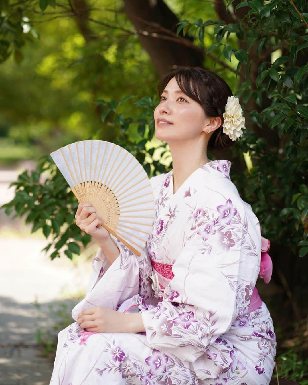 戸田れいのインスタグラム：「今日も暑いね🎐 昨日撮れたての涼しげなお写真をどうぞ👘🍃  和装するとやっぱり日本に生まれて良かったーって思う😚🎌」