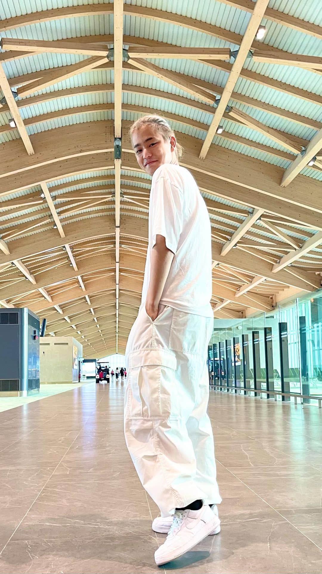 三海裕弥のインスタグラム：「Finally I’m here in Clark🤩✈️🇵🇭 ・ #LovethePhilippines #LetsFlyToThePhillippines #LetsFlyWithCebuPacific #ラブフィリピン #CLARK  ・ 🇵🇭@philippinetraveljp  ✈️@cebupacificair  📷@creator_cotton」