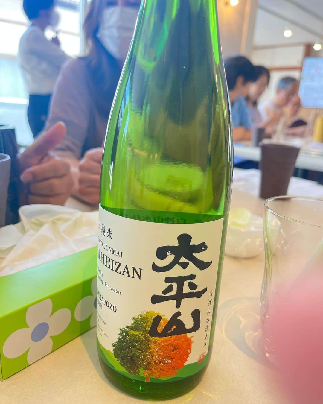 ガーラ・アマノ クリエイティブ部さんのインスタグラム写真 - (ガーラ・アマノ クリエイティブ部Instagram)「日本酒のイベントに参加🍶 「サケピリーニャ」という日本酒を使ったカクテル作りを体験させていただきました。 むちゃむちゃ飲みやすく、何杯も頂いてしまいました🍸 日本酒が苦手な方でもこの飲み方ならイケると思います!  #なるみ酒店　#小玉醸造  #太平山 #サケピリーニャ #日本酒🍶」7月24日 10時28分 - gala_amano