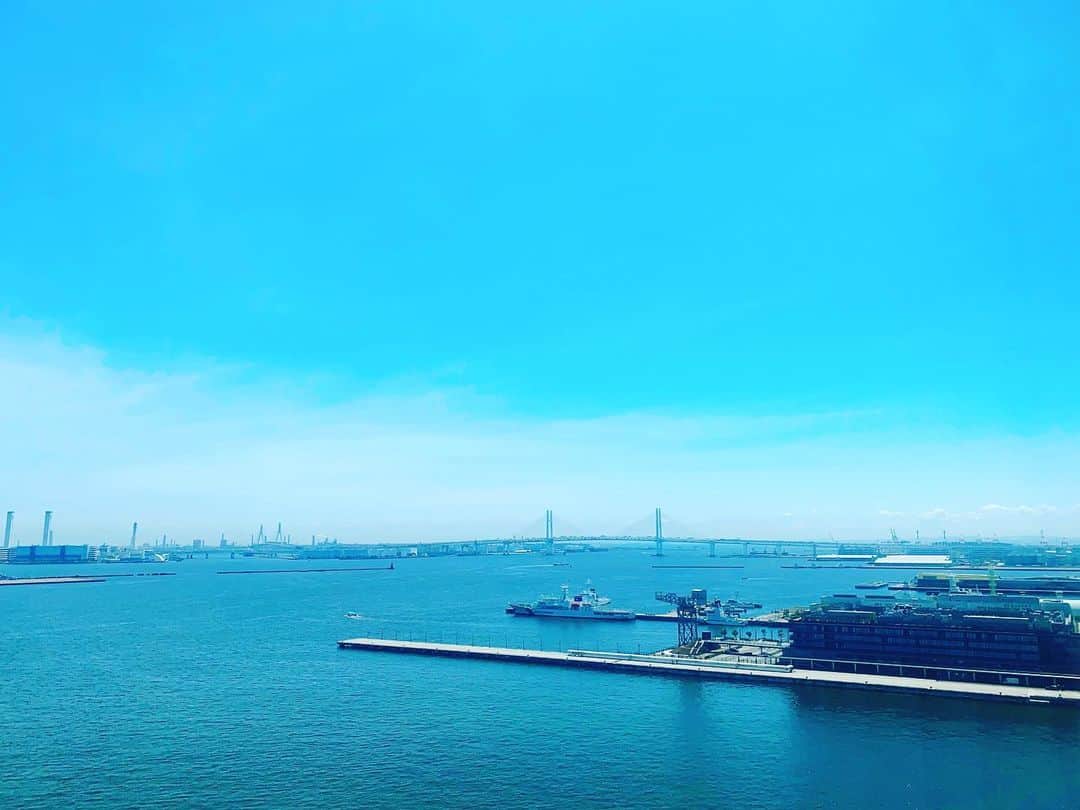 YUKA のインスタグラム：「明日は朝TFMの「Blue Ocean」 10時台にゲスト出演させて頂きます✨✨ ぜひ聴いてね❣️  NEW ALBUM 「FELT SENSE」から新曲もオンエアになるよ☺️  今日も良い一日になりますように✨✨✨  #blueoceam #tfm #moumoon #feltsense #newalbum」