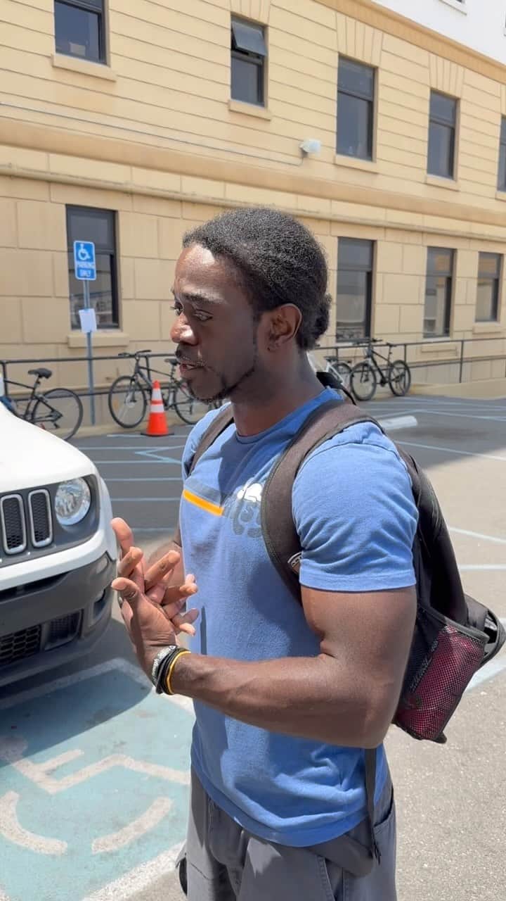 ドウェイン・ジョンソンのインスタグラム：「Universe & God works in powerful ways bringing people together.   My guy Charles here was coming to @ladreamcenter as I was leaving — we never met until now — he felt compelled to share with me with his beautiful testimonial right here in the parking lot.   And I was blessed to receive it.   Sometimes we gotta go thru the great brokenness to recreate our future.   Keep up the great my brother, way to be a positive example to our brothers and sisters.   Thank you pastor @matthewbarnett1 for blessing our meeting and giving context to Charles’ journey.   A good day.  #nohandoutsjusthandups #ladreamcenter」