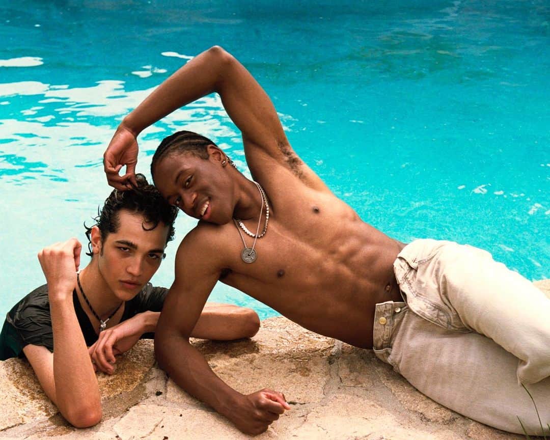 エイティーズのインスタグラム：「Alejandro and Shaq for EY! Magazine 2023 - The Pool Party Summer.  Captured by Fede Delibes, edited by Luis Venegas in collaboration with EYTYS.」