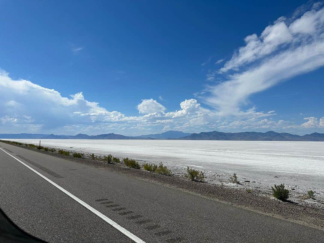 ロバート・パトリックさんのインスタグラム写真 - (ロバート・パトリックInstagram)「Shots from the saddle. #america #bonnevillesaltflats #roadglide #harleydavidson #roadtrip」7月24日 2時39分 - ripfighter