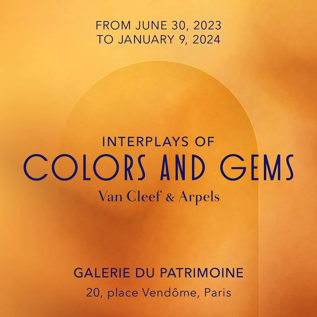 ヴァンクリーフ&アーペルさんのインスタグラム写真 - (ヴァンクリーフ&アーペルInstagram)「The Maison welcomes you to its boutique at 20 Place Vendôme to discover the exhibition "Interplays of colors and gems by Van Cleef & Arpels (1950-1970)" from June 30, 2023 to January 9, 2024.   The 55 pieces from the Van Cleef & Arpels Collection on display, as well as archival documents, reveal a palette of dazzling gemstones amid a decor reminiscent of 1970s stylings.   #VCAVendome #VCAExhibition #HighJewelry #VCACollection #VanCleefArpels」7月24日 2時36分 - vancleefarpels