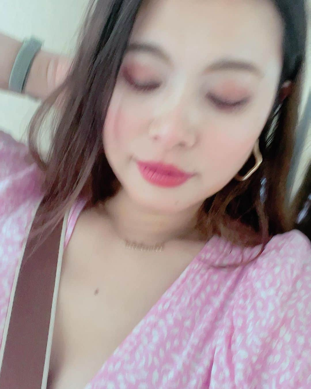 鈴木ゆまさんのインスタグラム写真 - (鈴木ゆまInstagram)「ウサギは寂しいと風邪ひいちゃうらしい。  みんなそうだよね。  ピョンピョンピョン。  今週も頑張りましょう！  #instagram」7月24日 3時37分 - yumayuma728