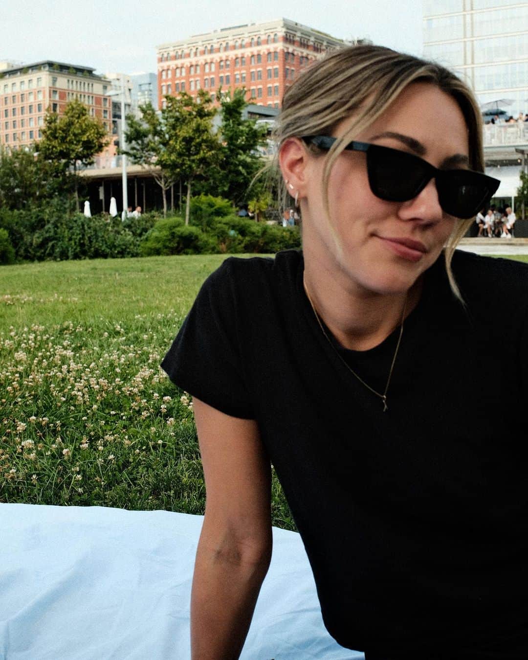 Camden Scottのインスタグラム：「spritzed our way thru the city」