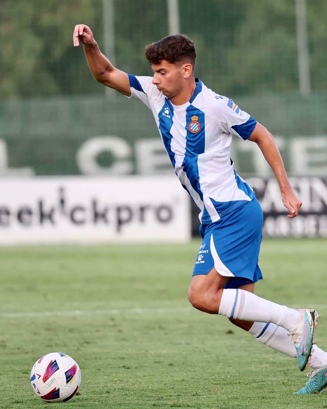 RCDエスパニョールのインスタグラム：「Exemple d’esforç, treball i superació.  Estem molt contents del teu retorn als terrenys de joc, @gorigs8! 🤍💙  #RCDE #planterRCDE」