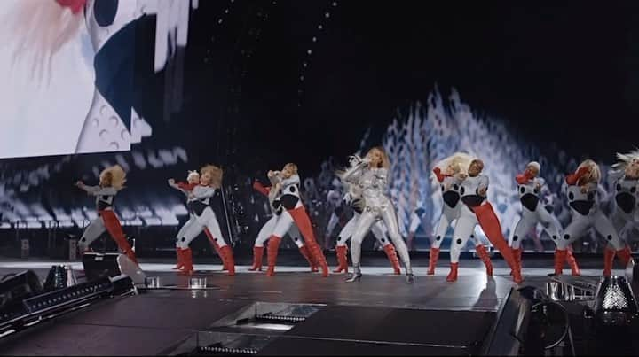 Ai Shimatsuのインスタグラム：「CHICAGO #2 I know you guys are ready to SLAY again tonight!!! 🔥🪭🪩🥵  #renaissanceworldtour #rwt #formation #slay #beyoncé」