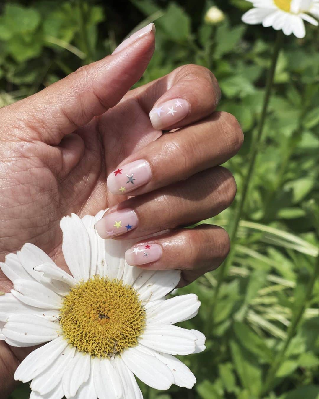 ハル・ベリーさんのインスタグラム写真 - (ハル・ベリーInstagram)「self care Sunday 💅🏽⭐️ @kimkimnails ❤️」7月24日 4時48分 - halleberry