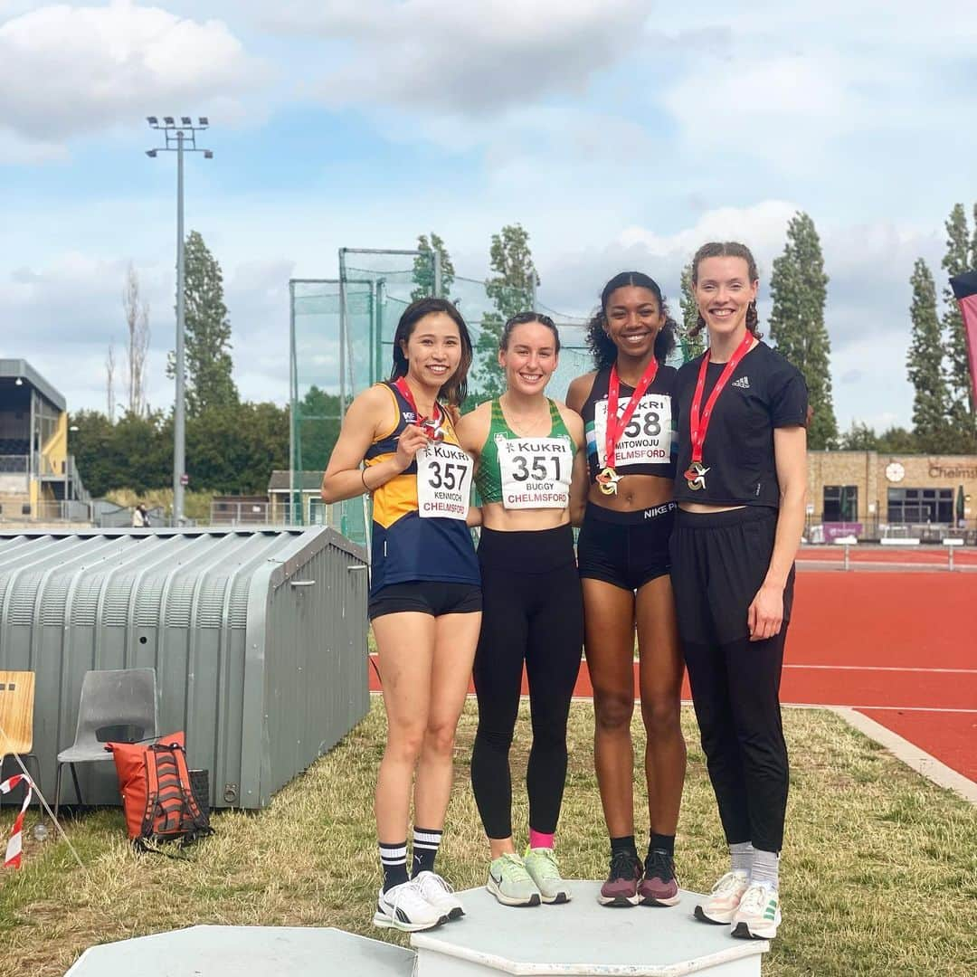 剱持クリアのインスタグラム：「* England Championships🎖️  I got a silver medal.🥈 It was windy, so I could have jumped more, but that's ok, this is where I'm at. I'm definitely making progress, so let's keep going.💪  日本での練習不足の割には頑張った方🙂（いや練習しとけぃ） 私楽しそうでなにより😇💫  #追い参だけど」