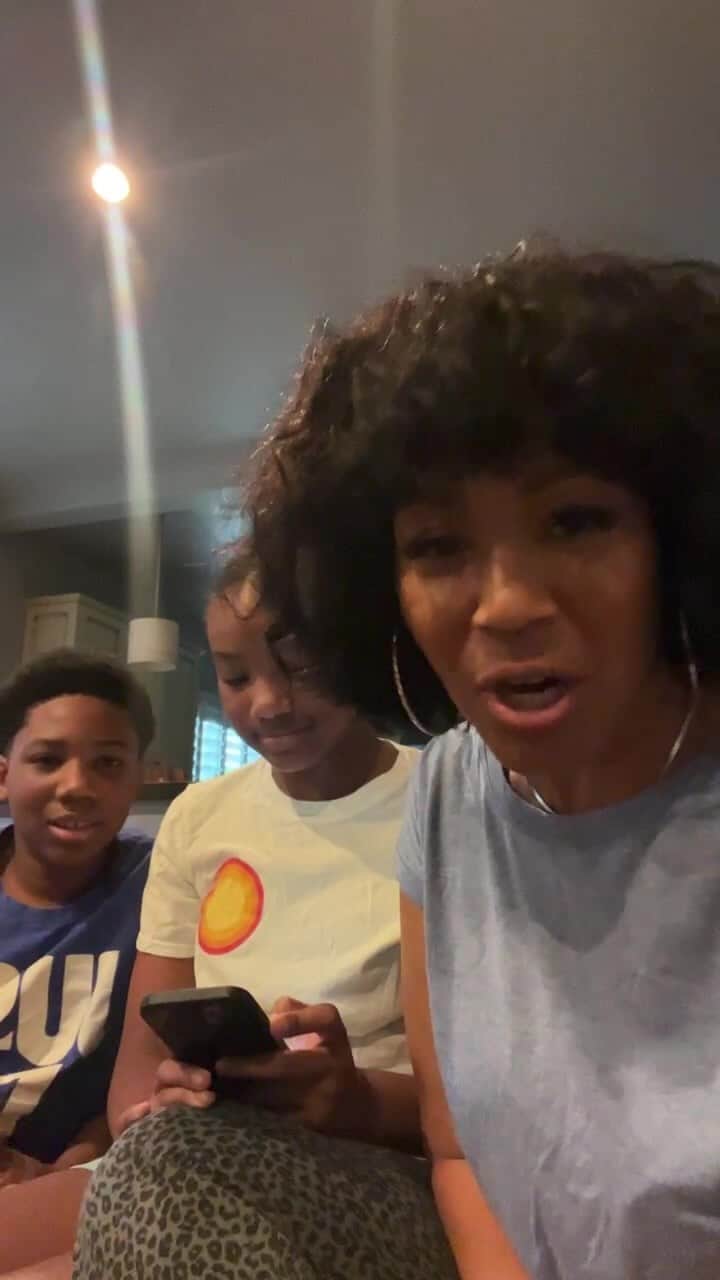エリカ・キャンベルのインスタグラム：「Conversations with my kids😵‍💫 push your kids to greatness but don't kill their dreams!  Proverbs 22:6」