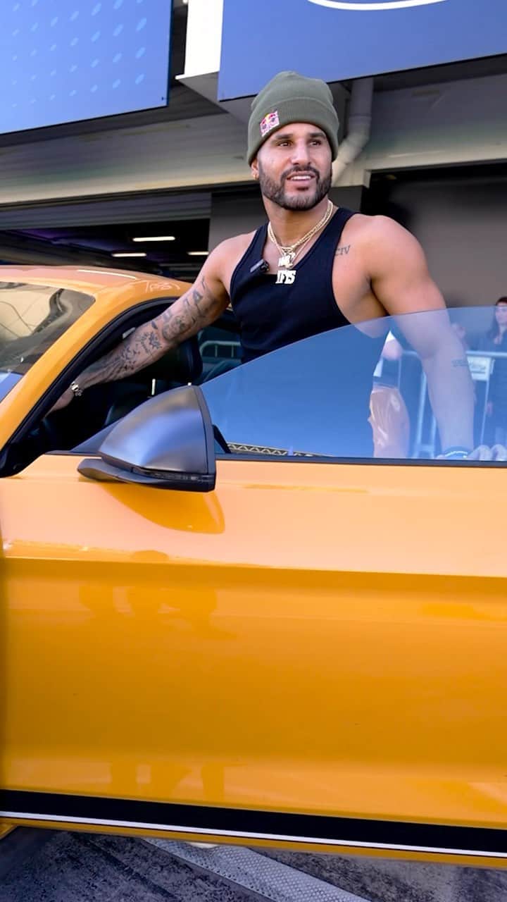 イタロ・フェレイラのインスタグラム：「O ícone do Surf + o Mustang nas pistas + a Nova Ranger no off-road: o match não poderia ser mais perfeito. 🔥  #FordReadyForMore #MustangMach1 #NovaGeraçãoFordRanger」