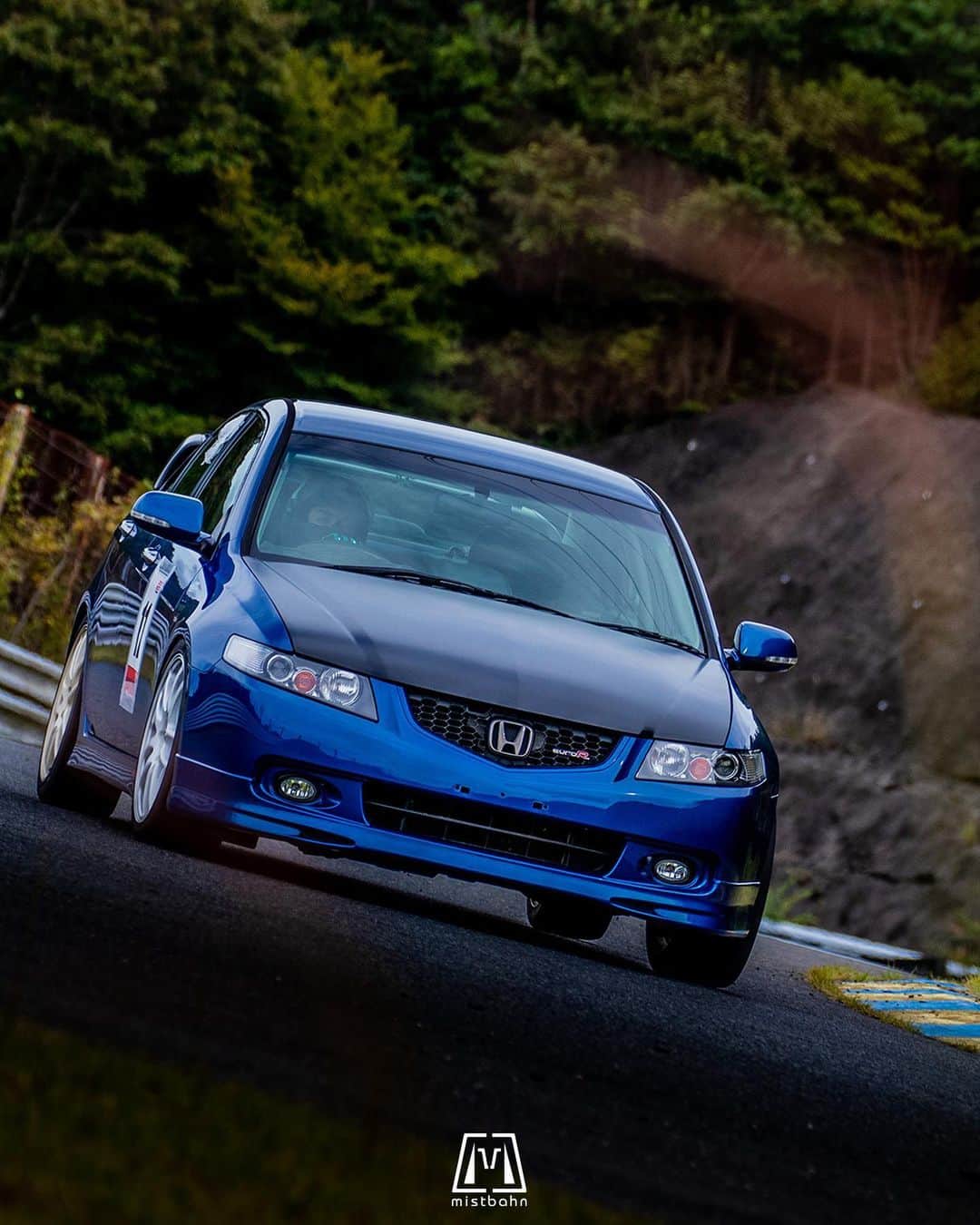 mistbahnさんのインスタグラム写真 - (mistbahnInstagram)「_ Honda CL7 Accord Euro R _ 🚗: @ryu_accord  📷: @mistbahn _ Shot on Oct-10 2021 🏁 "Circuit Festa ( @circuit_festa_west_japan )" Central Circuit (Hyogo, Japan) _ JP) 2021年10月10日のセントラルサーキットで開催された「サーキットフェスタ」内の、アスランさん( @aslan_inc_japan )主催の「ホンダ・ワンメイク・レース」で撮影。 _ #circuitfesta #サーキットフェスタ #サーキットフェスタ2022 #hondaonemakerace #accordtorneoonemakerace #accordtorneo #アコトル #centralcircuit #セントラルサーキット #honda #hondaccord #ホンダアコード #アコード #accord #cl7 #tsxgang #tsxgangworldwide #cl9 #tsx #acuratsx #hondaaccordeuror #euror #kseries #k20a #k20 #vtec #timeattack #timeattackjapan #hondasontrack」7月24日 7時08分 - mistbahn