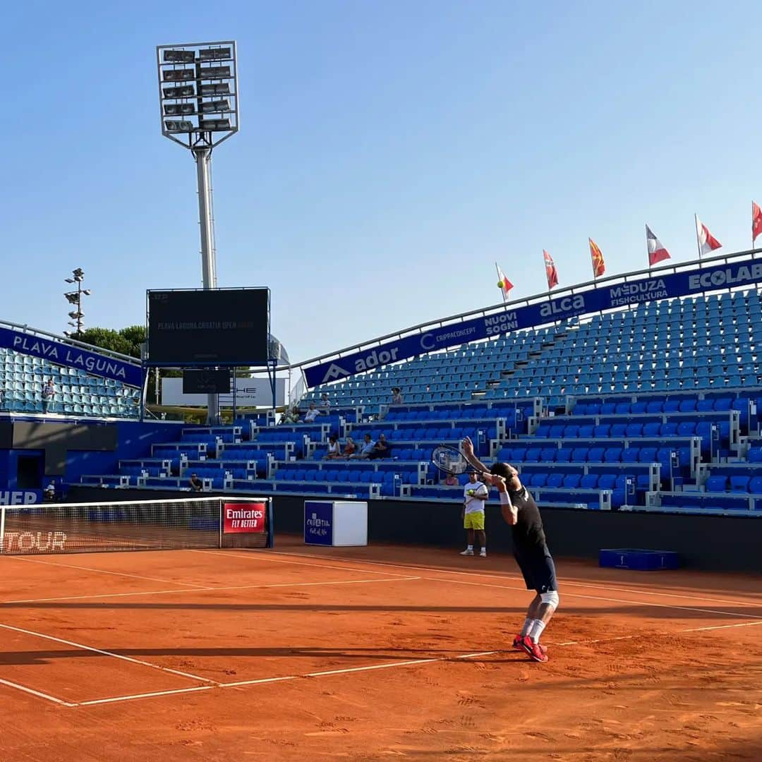 マリン・チリッチさんのインスタグラム写真 - (マリン・チリッチInstagram)「18 years ago, my incredible journey on the @atptour began right here at @croatiaopenumag. Despite facing a tough road after my knee surgery in January, my determination to keep going remains as strong as it was all those years ago.  I want to thank my Team for standing by my side during this challenging period. Your support, belief, and inspiration have been my driving force.  Now, with great excitement, I look forward to continuing my journey at @croatiaopenumag, the place where it all started so many years ago.  Wish me the best of luck! 🤞🤞🤞 .  .  .  📷 @croatiaopenumag @headtennis_official  #TeamCilic #comeback #atptour #tennis #Umag」7月24日 7時32分 - marincilic