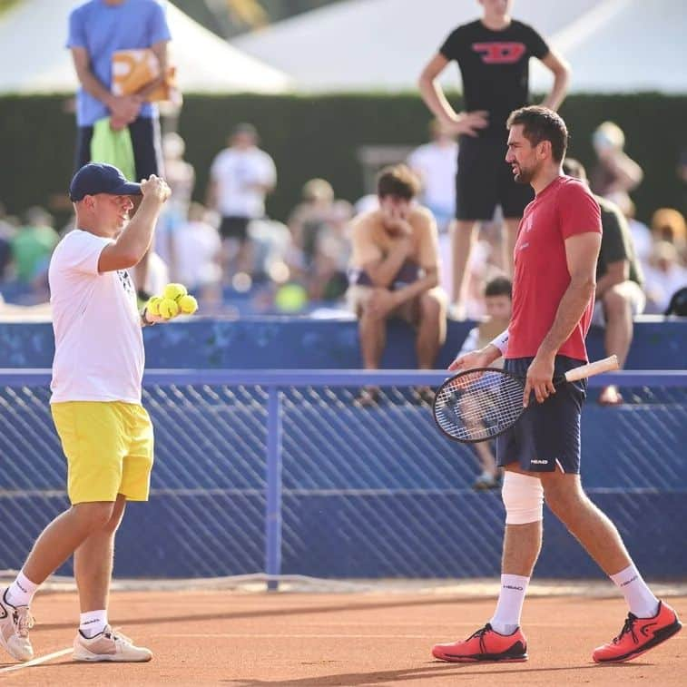 マリン・チリッチさんのインスタグラム写真 - (マリン・チリッチInstagram)「18 years ago, my incredible journey on the @atptour began right here at @croatiaopenumag. Despite facing a tough road after my knee surgery in January, my determination to keep going remains as strong as it was all those years ago.  I want to thank my Team for standing by my side during this challenging period. Your support, belief, and inspiration have been my driving force.  Now, with great excitement, I look forward to continuing my journey at @croatiaopenumag, the place where it all started so many years ago.  Wish me the best of luck! 🤞🤞🤞 .  .  .  📷 @croatiaopenumag @headtennis_official  #TeamCilic #comeback #atptour #tennis #Umag」7月24日 7時32分 - marincilic