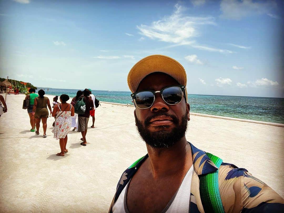 ラモーネ・モリスのインスタグラム：「#belize」