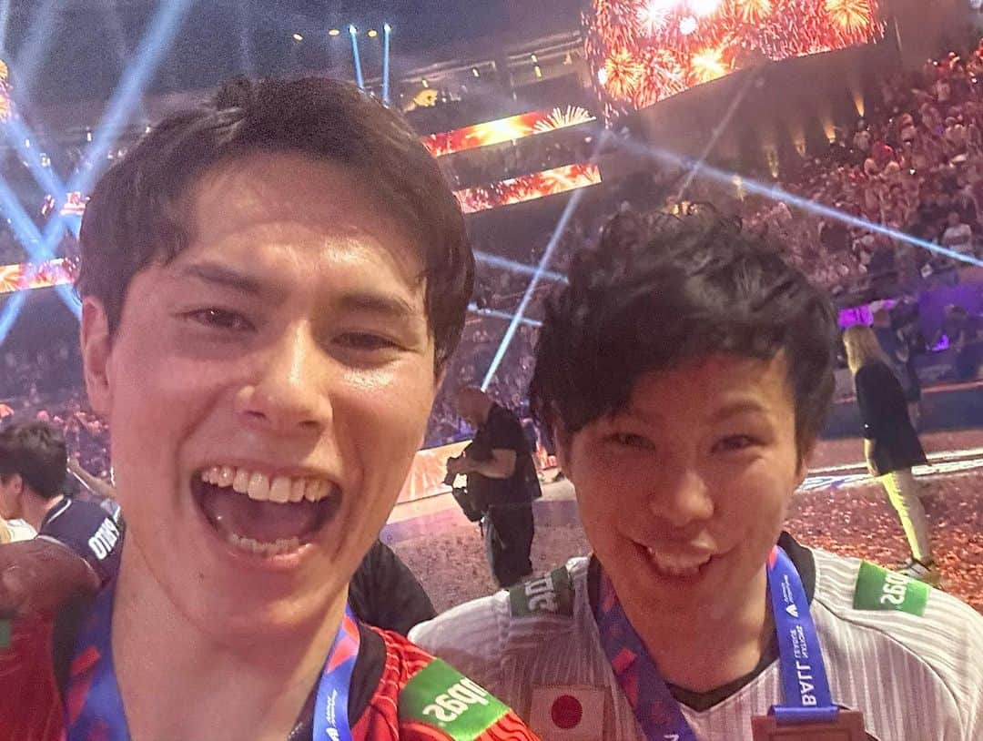 髙橋藍さんのインスタグラム写真 - (髙橋藍Instagram)「VNL 2023 final 🇵🇱 3rd place 🥉  最高です！楽しかった！ 沢山の応援ありがとうございます！ これがゴールではない。 引き続き頑張ります！」7月24日 8時29分 - ran.volleyball0902