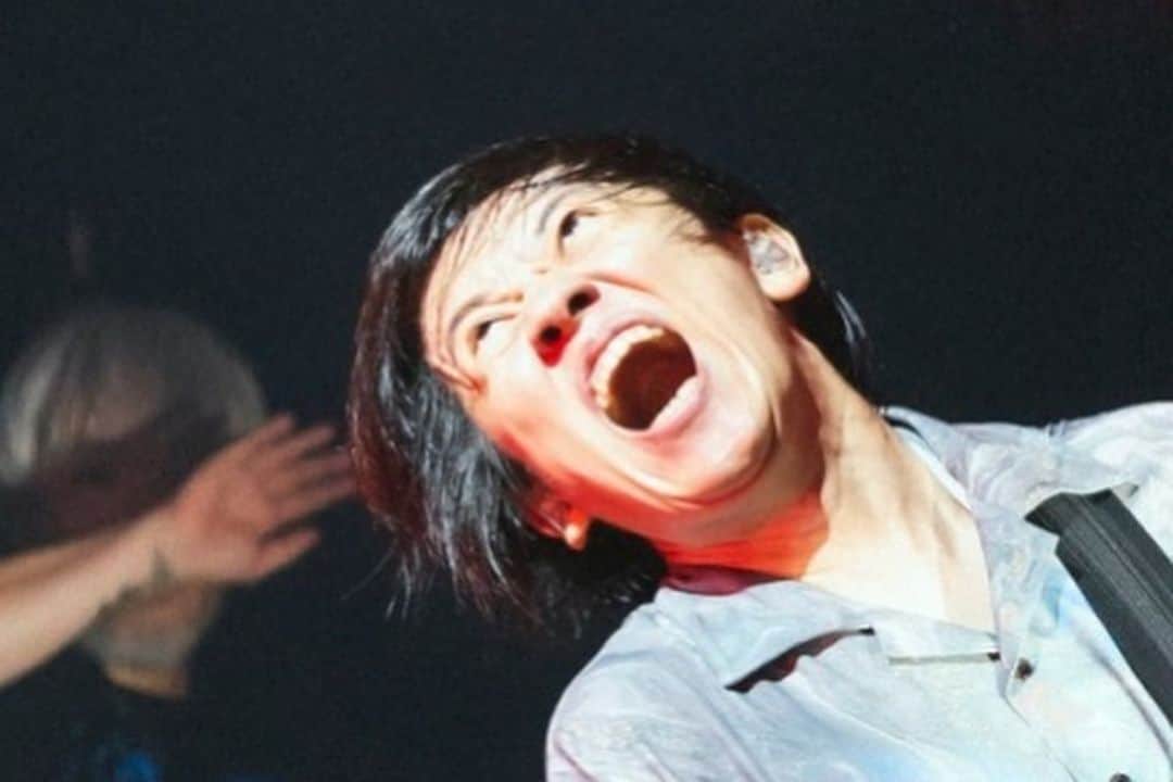 桑原彰のインスタグラム：「感谢台湾的各位！  我非常开心！  一定再见面吧！  謝謝！  #台湾のみなさんありがとうございました #また必ず会いましょう #変顔神 #ヘンガオシン #て中国語あった気がする #ポカリ　 #おいしい」