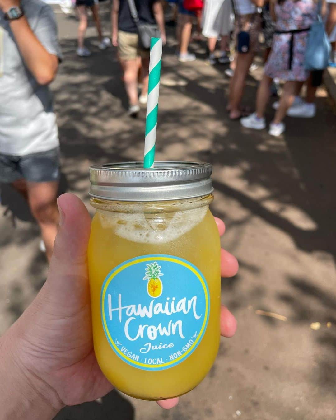 長澤喜稔さんのインスタグラム写真 - (長澤喜稔Instagram)「KCCファーマーズマーケットでFEASTのロブスターロールとHawaiian Crownのパイナップルジュース  #ハワイ  #ハワイグルメ  #ロブスターロール  #パイナップルジュース」7月24日 8時41分 - hagetoruyanaika