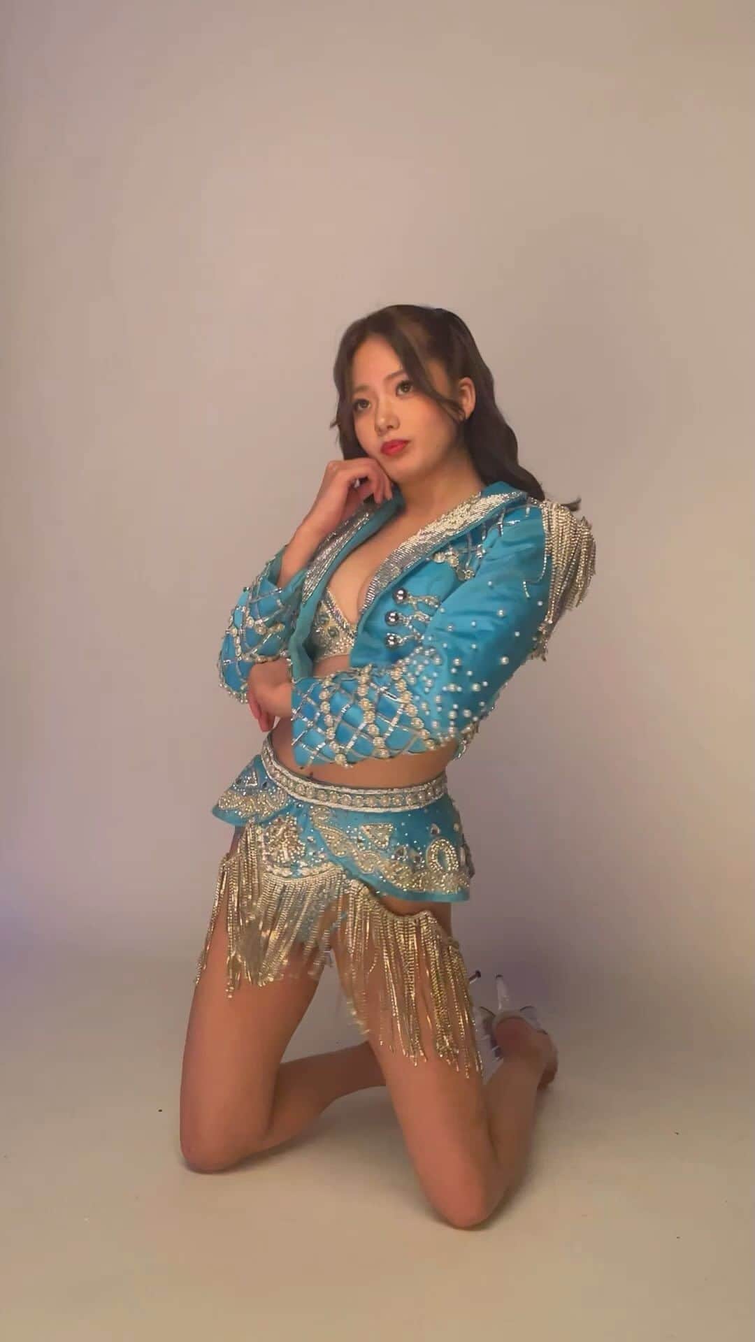 ゆいののインスタグラム：「⁡ 宣材撮影🌟 可愛い衣装に可愛いヘアメイクに プロのカメラマンさんに楽しすぎる💖 ⁡ ⁡ ✼••┈┈••✼••┈┈••✼••┈┈••✼••┈┈••✼ ⁡ 👠Show time 1部 ▷▶︎ 18:30open 19:00start 2部▷▶︎ 20:40open 21:15start 3部▷▶ 22:50open 23:30start ⁡ 下記リンクから 日付選択して予約出来ます🙆‍♀️ 💫https://ts.burlesque-tokyo.com/booking/ ⁡ 当日で記載が無くても 電話すると入れるかもです❣️ 📞 052-228-4141 ⁡ 最寄りは地下鉄栄駅1番出口 1番出口から体感徒歩1分🚶‍♀️ 🔎🌎〒460-0003 名古屋市中区錦3丁目18-12  Minex88ビル 8F バーレスクTS ⁡ ✼••┈┈••✼••┈┈••✼••┈┈••✼••┈┈••✼ ⁡ ⁡ #burlesque #burlesqueTS #burlesquetokyo #バーレスク東京名古屋店 #バーレスクTS #バーレスク東京 #バーレスク #バーレスクtsゆいの #誰かの夢になって生きていく #エンタメ活動を止めない #ショーガール #ショークラブ #showgirl #showclub #showtime #showpub #nightclub #名古屋新名所#名古屋観光#love名古屋 #名古屋旅行#名古屋インスタ映え #錦3 #宣材写真 #宣材撮影 #撮影 #撮影会 #撮影モデル #ヘアメイク #ハーフツイン」