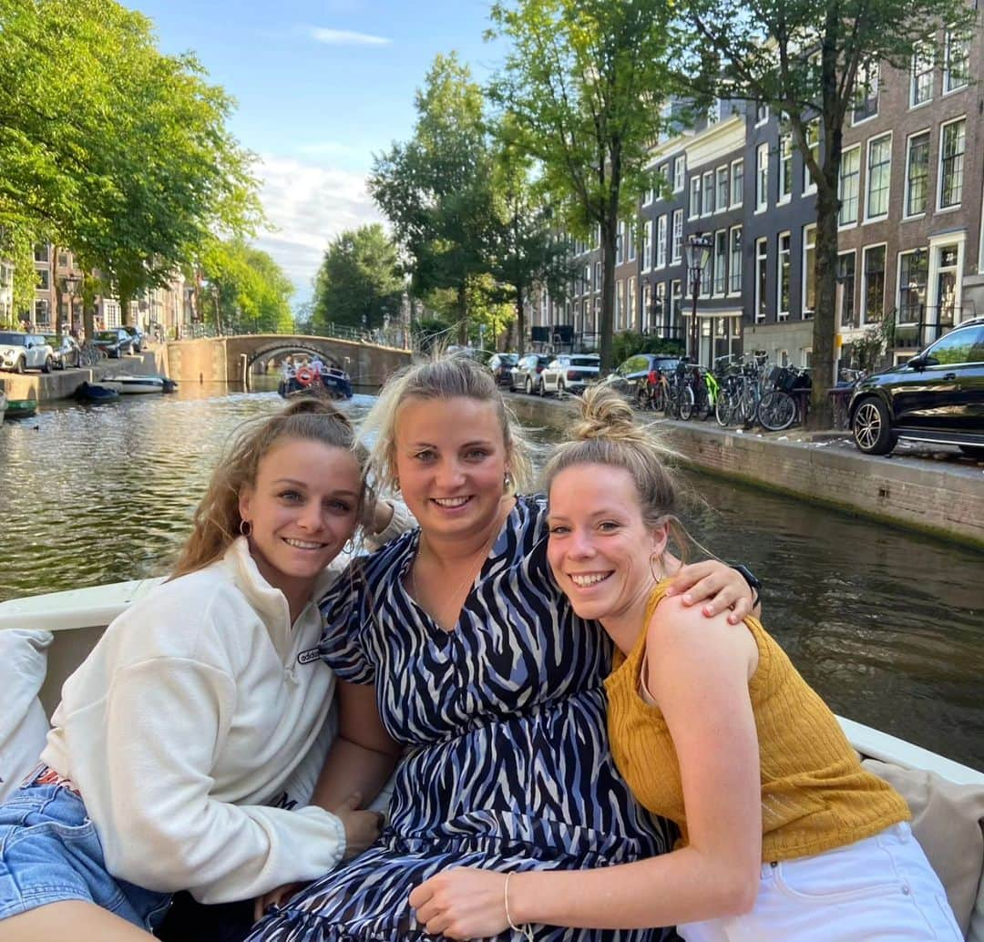 DE NUTTE Sarahのインスタグラム：「Amsterdam & Coldplay ❤️🥰」