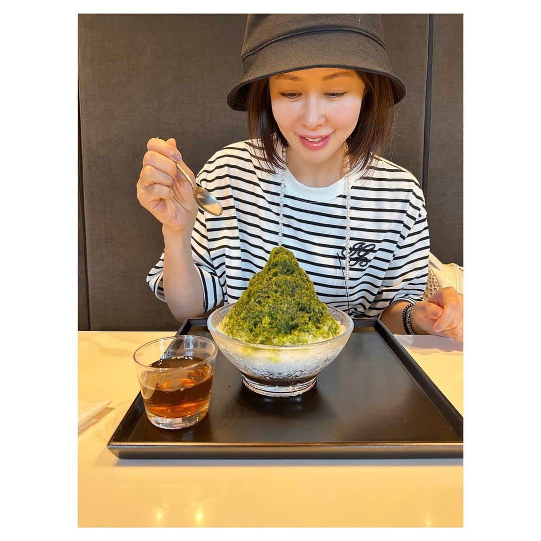藤井美加子のインスタグラム：「今年初🍧🧊 まずは宇治金時 みんなは何味がすき？  #虎屋菓寮 #梅雨明け #暑中お見舞い申し上げます 🎐」