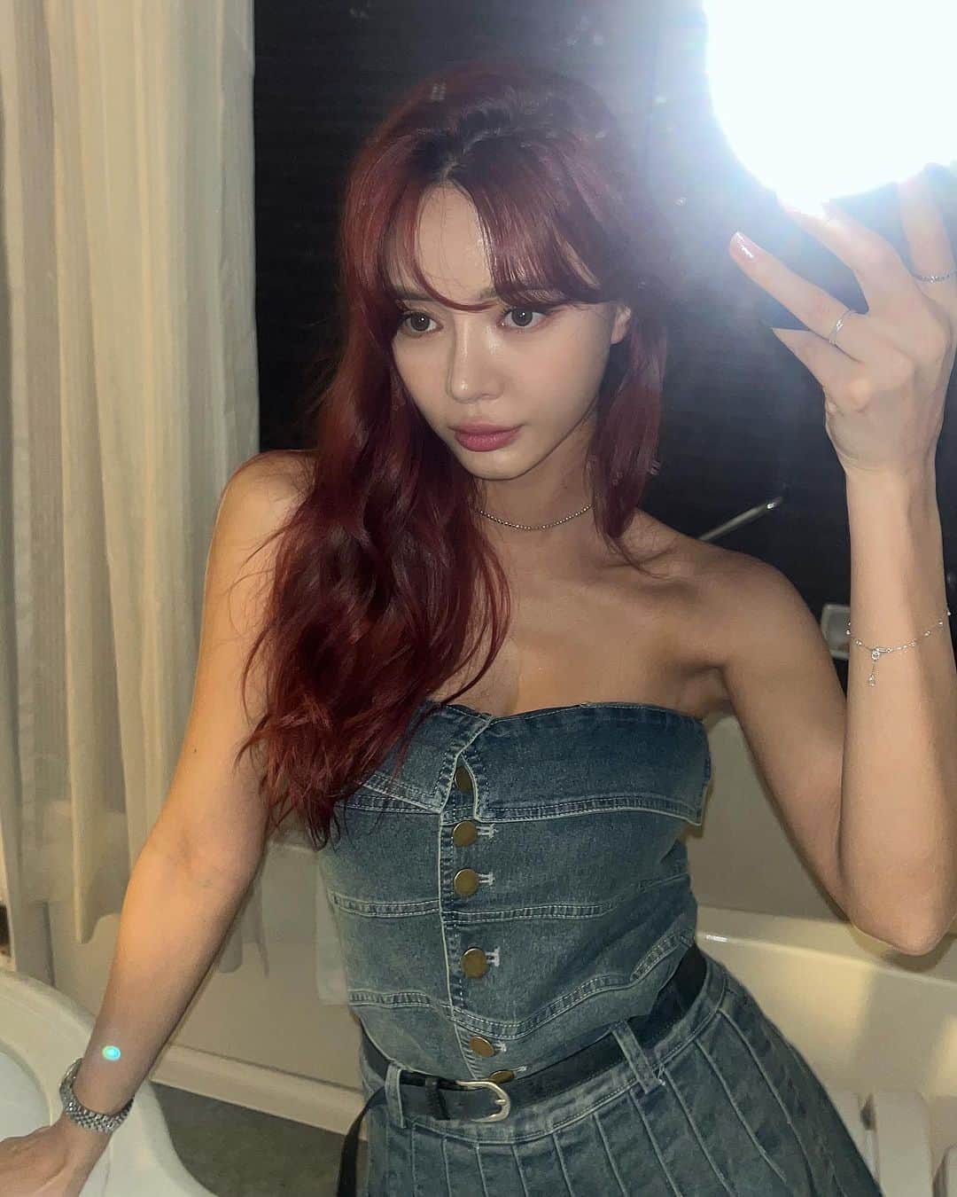キム・ボラムのインスタグラム：「출장 다녀오기 전 우아 다녀오길 잘했음  - - - - #협찬 #우아피부과 #울트라콜 👍🏾강추 @wooa_ps @dosangil 👈🏾문의」