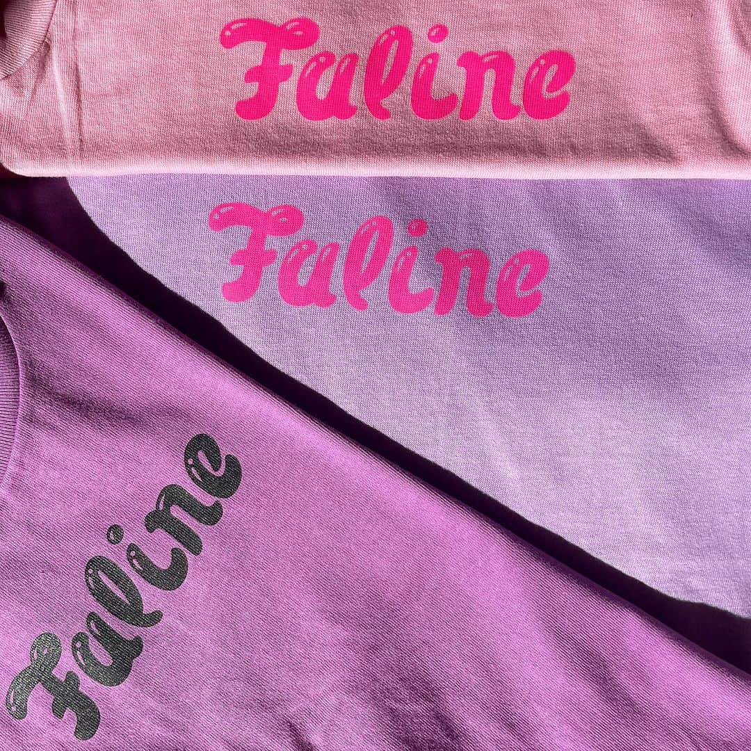 falinetokyoのインスタグラム：「New Color💜 & Restock💗  Faline Lolita Kids Tee💟 新しいカラーラベンダーとパープルが登場💜 リストックされたピーチは、160サイズもあるので、大人がチビTで着れます🫶  New Color Lavender or Purple is few left💜 Restocked Peach is size 160  Maybe around XS or XXS for Adult💗 Available @missfaline @falinenagoya & ONLINE💟」