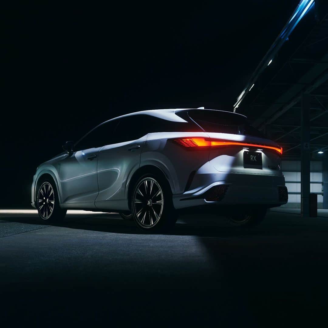 Lexus UKのインスタグラム：「Profound performance. #LexusRX 500h.」