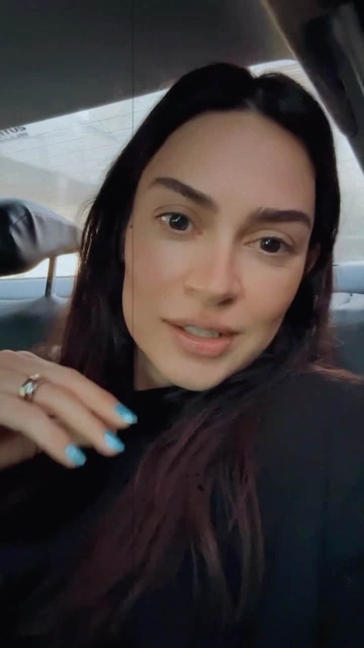 Thaila Ayalaのインスタグラム：「Sei q não estou sozinha nessa né mamães?」