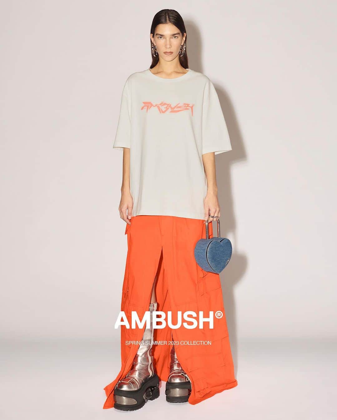 AMBUSHさんのインスタグラム写真 - (AMBUSHInstagram)「#AMBUSH SS23 UNISEX GRAPHIC TSHIRT. Find your fit in oversized graphic tees with reinterpreted logos in a new visual language.」7月24日 19時03分 - ambush_official