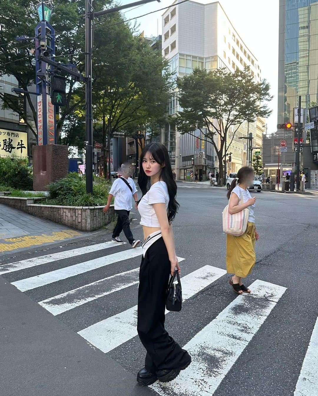 のインスタグラム：「@ksg_seoul さんのパンツかわいい〜♡」