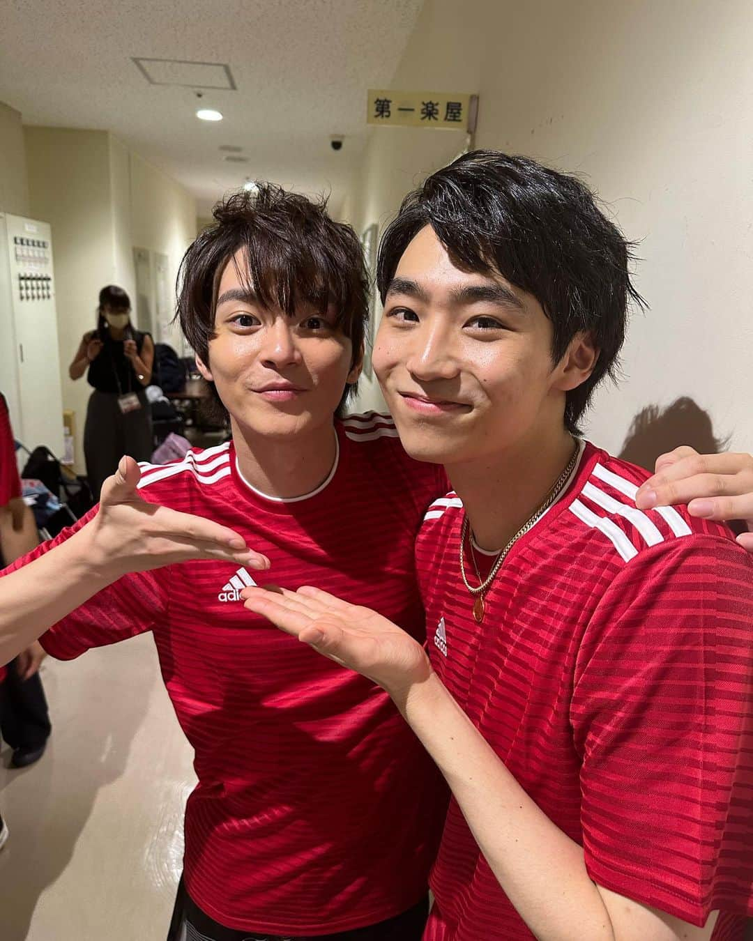 金子隼也さんのインスタグラム写真 - (金子隼也Instagram)「. 『HORIPRO ACTORS LIVE　〜Episode 2.5 〜　超人スポーツ運動会』  オフショットあげてくねー。  まずは倫太郎と。 同い年コンビ！  #ホリアク #超人スポーツ運動会 #八村倫太郎」7月24日 19時13分 - shunya_kaneko