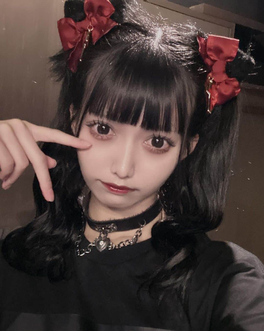 のインスタグラム：「. . 昨日は名古屋LIVEありがとうございました！ . . たくさんの方が来てくれてとっても嬉しかったです ♡ . 来てくれた方感想聞かせて下さい 🎀 . 東海地方以外の方にも会えてほんとわざわざきてくれて幸せすぎました ^т ̫т^ . また名古屋いくね！地元サイコー . . . . . . . #量産型  #病みかわいい #地雷女 #量産型コーデ #量産型女子 #地雷 #量産型ヲタク #selfie #セルカ #selca  #自撮り女子 #自撮り界隈 #yamikawaii #ゴスロリ #좋아요 #셀카 #셀피 #메이크업 #팔로우 #카페 #셀스타그램 #ジラジョ #地雷系女子 #地雷メイク #地雷コーデ #地雷系 #mars #地雷系女子と繋がりたい #量産 #ツインテール」