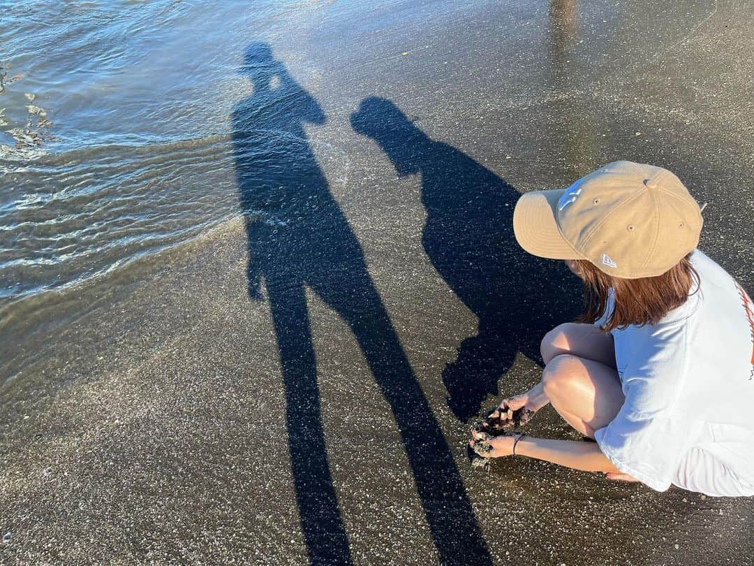 鈴本美愉のインスタグラム：「🏖️🤍」