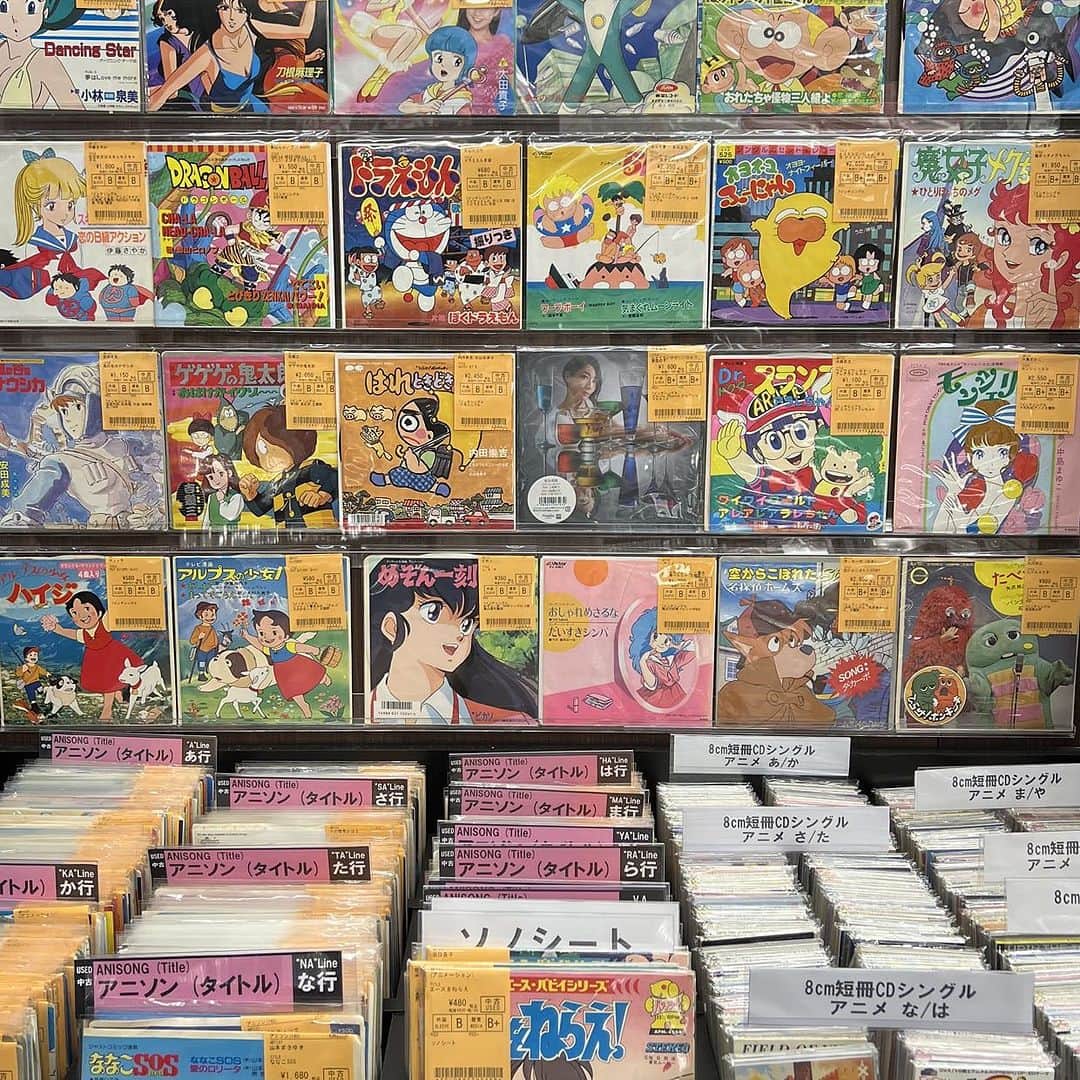 diskunion ディスクユニオンさんのインスタグラム写真 - (diskunion ディスクユニオンInstagram)「7月24日、新宿に新店舗オープン！国内はもちろん、海外にも人気が広がっている日本のポップカルチャー「アニメソング(アニソン)」と「ゲームミュージック」に特化した専門店がニューオープンしました。  「アニソン」は新旧のアニメ主題歌、サントラを中心に、ドラマCD・ラジオCD、声優CD、VOCALOID/Vtuber、同人ソフト、「ゲームミュージック」は最新のサウンドトラックからレトロゲームまでCD、レコード、カセットテープなど1万点以上の商品を取り揃えております。 スリップマット、雑貨、ZINE、関連書籍など周辺アイテムも展開！ 両ジャンルの魅力を発信しディスクユニオンならではのラインナップでお客様をお迎えいたします。  買取も随時受付中！アニソン・ゲームミュージックの専門スタッフが1点1点丁寧に査定いたします。  #diskunion #ディスクユニオン #アニソン #ゲームミュージック #ゲーム音楽 #アニメソング」7月24日 19時20分 - diskunion