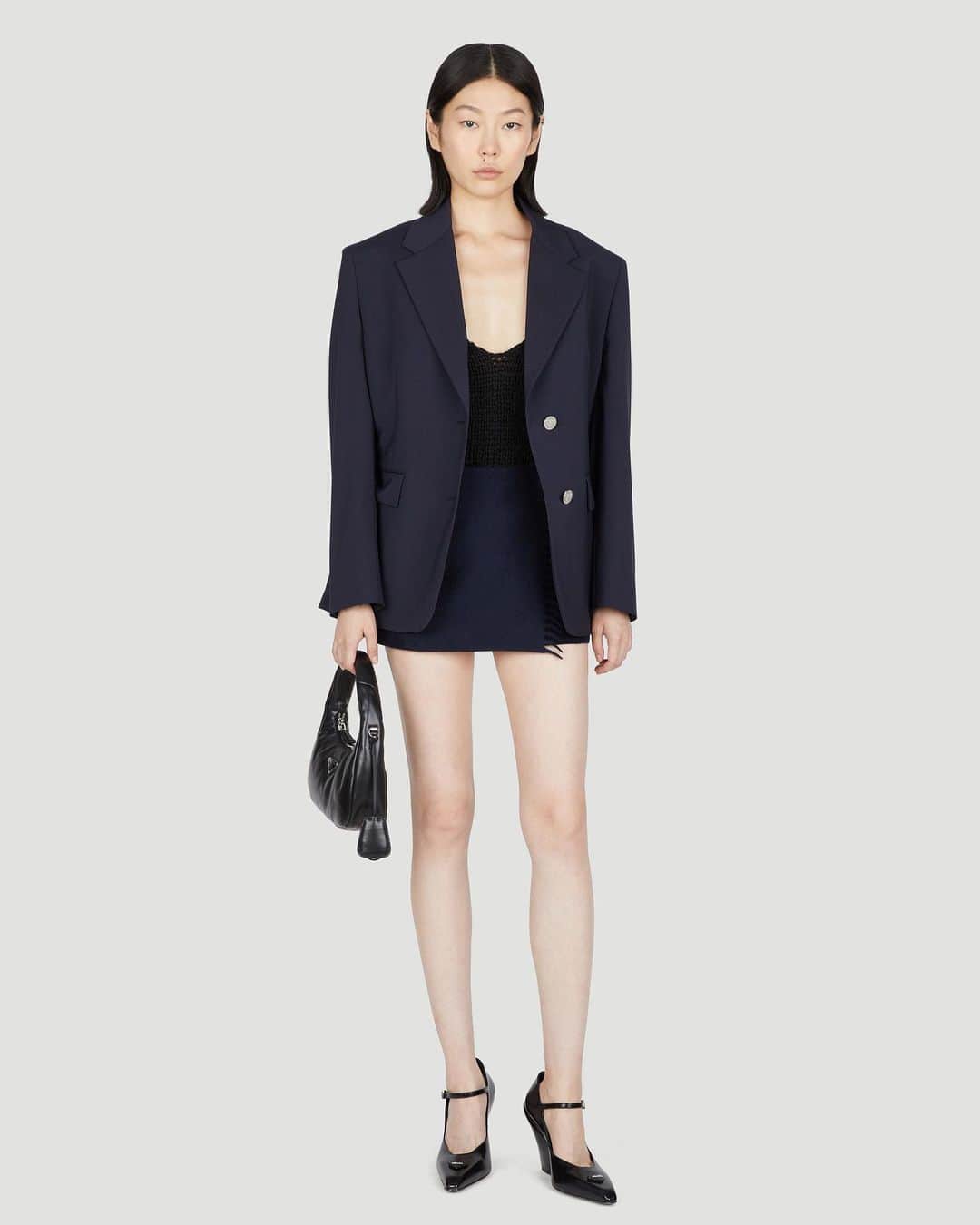 エルエヌシーシーのインスタグラム：「Business Barbie  Shop Prada now, on LN-CC」
