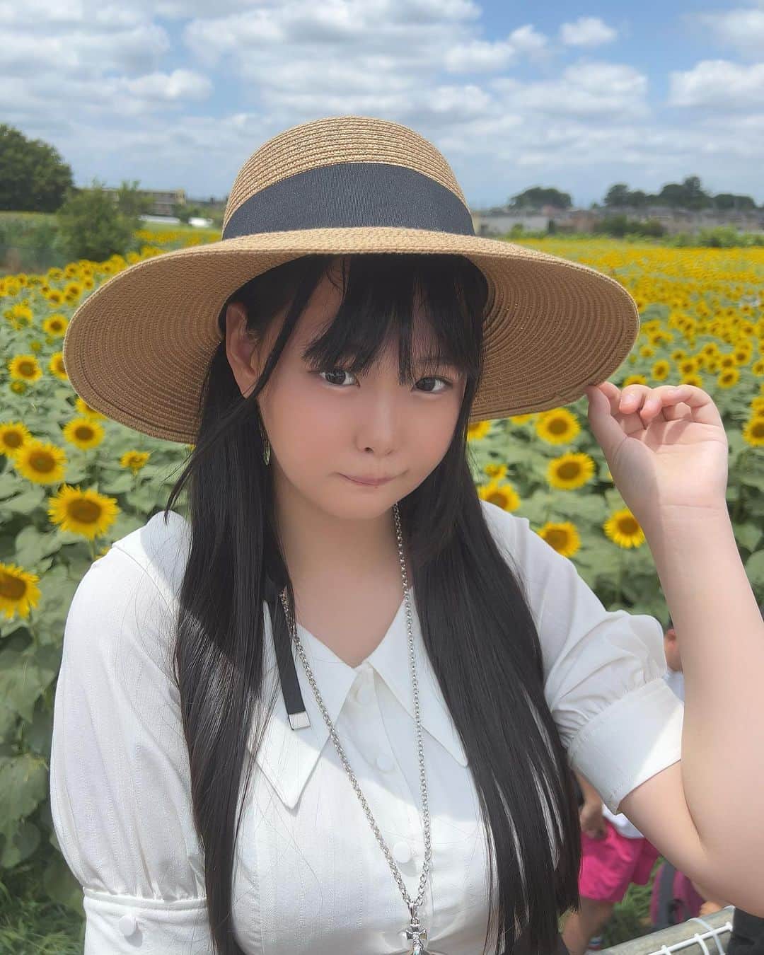 のインスタグラム：「夏が来た☀️🍉🌻🏊」