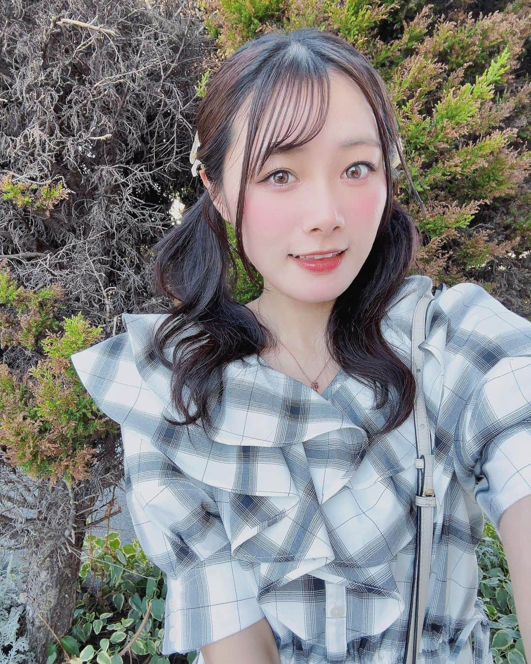 長谷川玲奈のインスタグラム：「暑い日が続いています…皆様、熱中症対策をして下さいね！  夏バテも大変ですよね🥲💭ｳｳｳ…  #声優　#ハピピランド　#ツインテール」