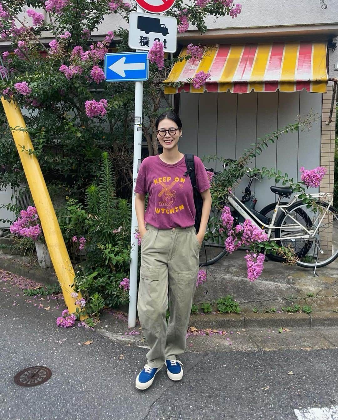 田中シェンのインスタグラム：「思い出にならない日だって、 忘れずに (いたいものです)  Tops #vintage @basenotes.store  Bag @columbia_jp  Pants #vintage @basenotes.store  Shoes @doekshoes  Glasses @guepard_jp   ギュパールのメガネはレンズを調光 にしたため、写真には不向きだという ことが判明しました😎💯 (すぐに真っ黒なっちゃうから) 今日のメインは幡ヶ谷のお祭りです‼️  #幡ヶ谷駅  @kon_nishihara  #こんにゃく寿司とかき氷kon  外が暑すぎて、キーンと涼しくなるためこちらへ💁🏻‍♀️ とうもろこしのかき氷をいただきました🍧 もはやポタージュです。濃厚🌽 最後の一滴までレストランにいる気分でした。 田中は飛び入りで入ってしまったのですが、 基本的には予約で埋まってるみたいなので 行く時は気をつけてね☺️  #幡ヶ谷祭り  夜からは友達と西原通り商店街の夏祭りへ👘 たんまり買い食いすました！ 幡ヶ谷はグルメな街だから、お店が出してる ちょっとしたおつまみが美味しくて😤 牛すじを浅草気分で道飲みしながらとか、 @kasiki__ のクリームソーダとか。 小さな商店街の祭りは地元を思い出していいですね！ 今年はたくさんいきたい💯  In July -August we have lots of #お祭り  Around Tokyo. Especially in weekends. I went to #omatsuri in #hatagaya n since this  Area has lots of good restaurants, they have  Prepped small specialties for the matsuri festival. Every meal was sooo delicious! If ur staying Tokyo Around this time , please visit ! True Tokyo spirit is there!😤💓💓  #幡ヶ谷カフェ #幡ヶ谷グルメ #幡ヶ谷ランチ  #笹塚カフェ #笹塚ランチ #幡ヶ谷スイーツ   #日本観光スポット  #日本旅行✈️ #東京旅行✈️ #doekshoes  #古着コーデレディース #古着コーデメンズ  #眼鏡女子👓 #guépard #かき氷屋さん  #とうもろこしのかき氷 #일본여행🇯🇵  #여행일기✈️ #푸드스타그램🍴  #카페스타그램☕🍨🍰 #每日穿搭分享  #日系穿搭 #日本旅行✈️ #美味しいもの巡りの旅」