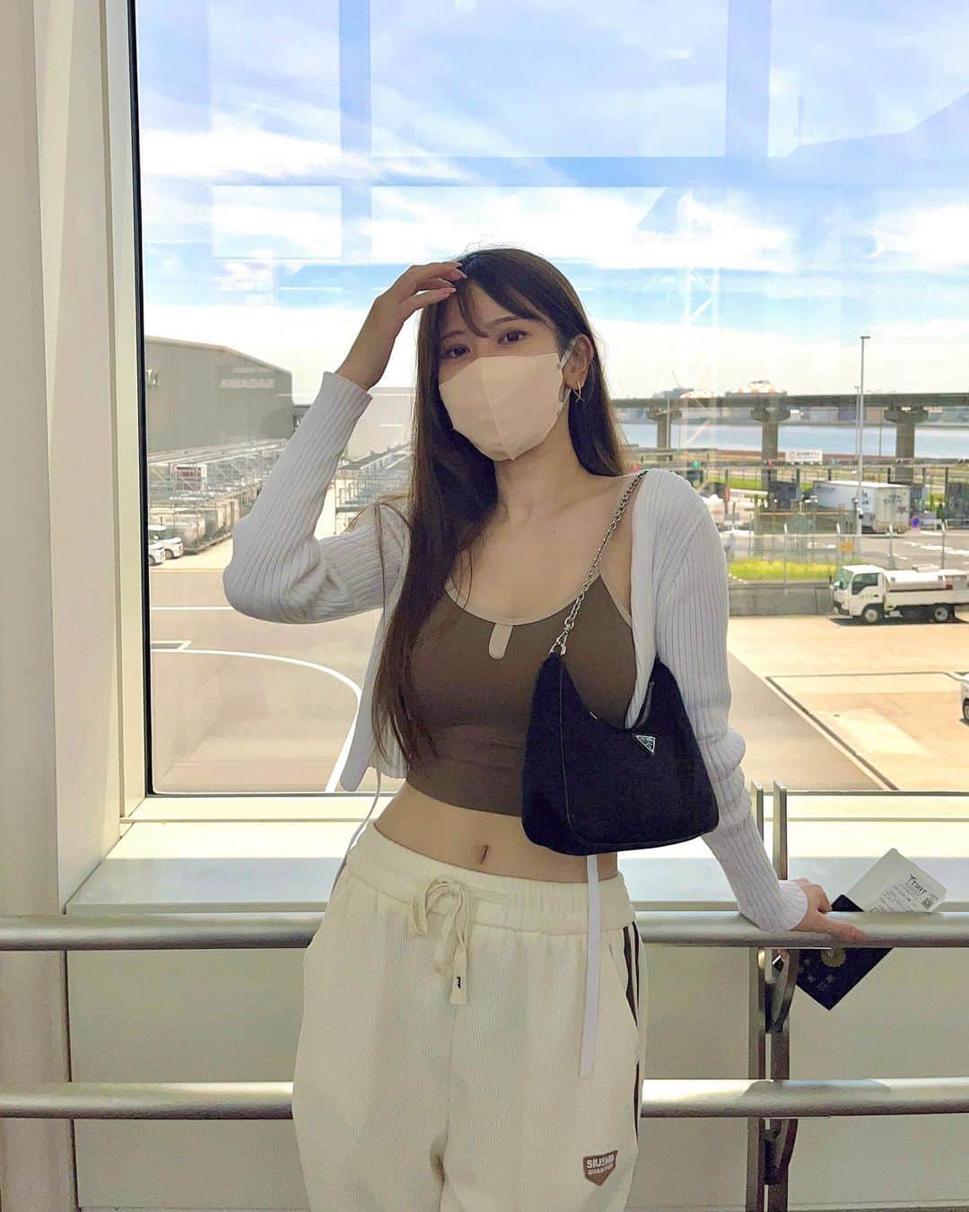 名取くるみのインスタグラム：「ただいま〜！ 天気良くて旅行日和だったよ✈️」