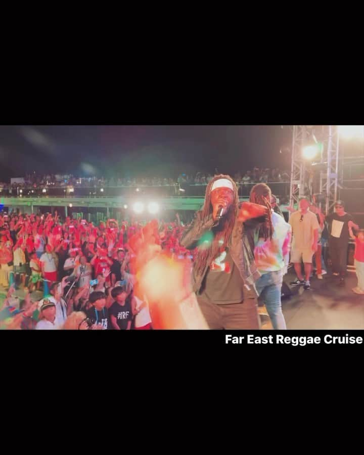 PUSHIMのインスタグラム：「.  臨場感をどうぞ。 T da O da K, TOKで盛り上がる私たち。  FAR EAST REGGAE CRUISE  @fareastreggaecruise  5泊６日のMusical船上Party  旅をして来ました。 こんなのは初めての大経験。 音楽の仲間たちとそのLOVERSたちと 毎日REGGAEのしぶきを浴び 癒され刺激され高揚するとてつもない楽しさを味わいました。 すげかった。 ほんまに。  すべてはMighty CrownそしてMighty Crown Familyに 感謝です。 いつも演ることデカくて本当にびっくりです。 大丈夫かと疑いさえ抱くスケールの大きさでした。 圧巻。脱帽。 そして拍手を送ります。  HOME GROWN, NODATINに大拍手！ PUSHIM並びにJapanese Singer&Deejayたちを 誰1人残らずぶいぶい上げて頂き凄過ぎました。 本当にありがとうございました。 Yes!my girl CHINOちゃん、この時間を一緒に過ごせて幸せ。長くレゲエフェスを共に演ってきた彼女と公私共に思い出を作れてイエイです。ラブです。  キリがないので、 あの船に居たすべての人にBIG LOVE ON THE BIG SHIP   息子と好きな音楽で楽しむ時間はかけがえのないものでした。give thanks for the days!  @mightycrown_entertainment  @mastasimon  @samicrown_lens  @cojiecrown  @nrl_julian  @komajun.strive  and more  Nuff Respect to all massive and crew,lovely people dem」