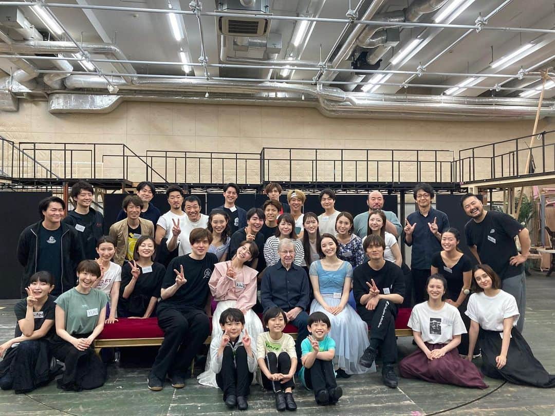 皆本麻帆のインスタグラム：「ミュージカル『ファントム』梅田芸術劇場にて初日を迎えました。  このカンパニーとお客様とでファントムという作品をシェアできる喜びと感謝を心に。。  ここから9月10日まで どうぞよろしくお願い致します。  ♡♡♡  #ファントム」