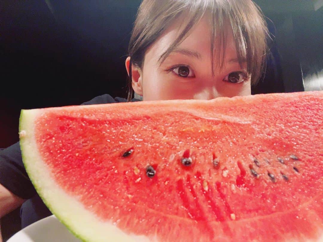 福島蘭世のインスタグラム：「🍉🍉🍉♡  #🍉 #すいか #watermelon #１日１蘭世 #japanesegirl #selfie」
