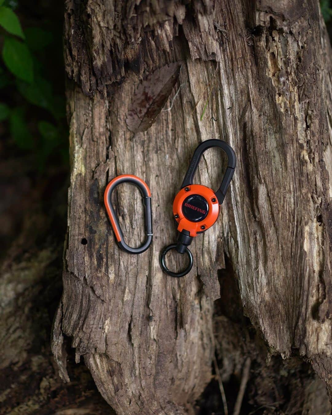 ROOT CO. Designed in HAKONE.さんのインスタグラム写真 - (ROOT CO. Designed in HAKONE.Instagram)「. BRIEFING × ROOT CO. New color.  GRAVITY MAG REEL 360 (Orange) GRAVITY TRIAD CARABINER (Orange)  本日より新色のオレンジ(別注カラー)の販売を開始いたしました。 是非ご確認下さい。  https://www.rootco-shop.jp/c/series/collaboration/briefing/brw211g18  #briefing #root_co #rootco #magreel360 #triadcarabiner #mobilegear」7月24日 11時47分 - root_co_official