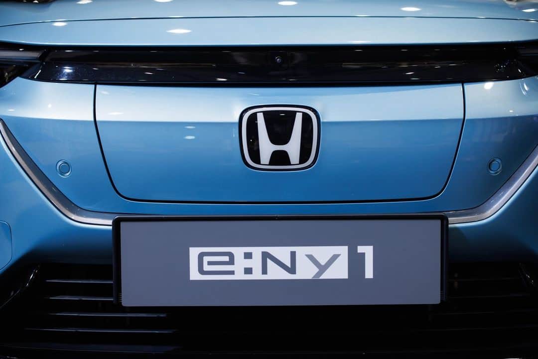 Honda 本田技研工業(株)のインスタグラム：「Honda #ウエルカムプラザ青山 ではHonda創立75周年を記念し、みなさまへの感謝の気持ちを込めて特別展示を7/31（月）まで開催中です！ . 今回は展示製品の中から、「e:Ny1」をご紹介します♪ 2023年秋から欧州で販売が開始される新型EVです。 ※展示車両は開発試作車となります . 本展示ではこの他にもHondaの事業の原点となるヘリテージモデルや、グローバルで多くのお客様にご愛用いただいている製品、そしてHondaの夢見るこれからのモビリティーをご覧いただけます！ . ぜひお気軽にお立ち寄りください✨ . #Honda75 #Honda #MeandHonda #thepowerofdreams #クルマ #car #WelcomePlaza #ホンダウエルカムプラザ青山 #eny1」
